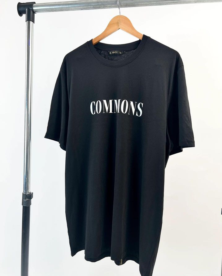 Common text print t-shirt in black