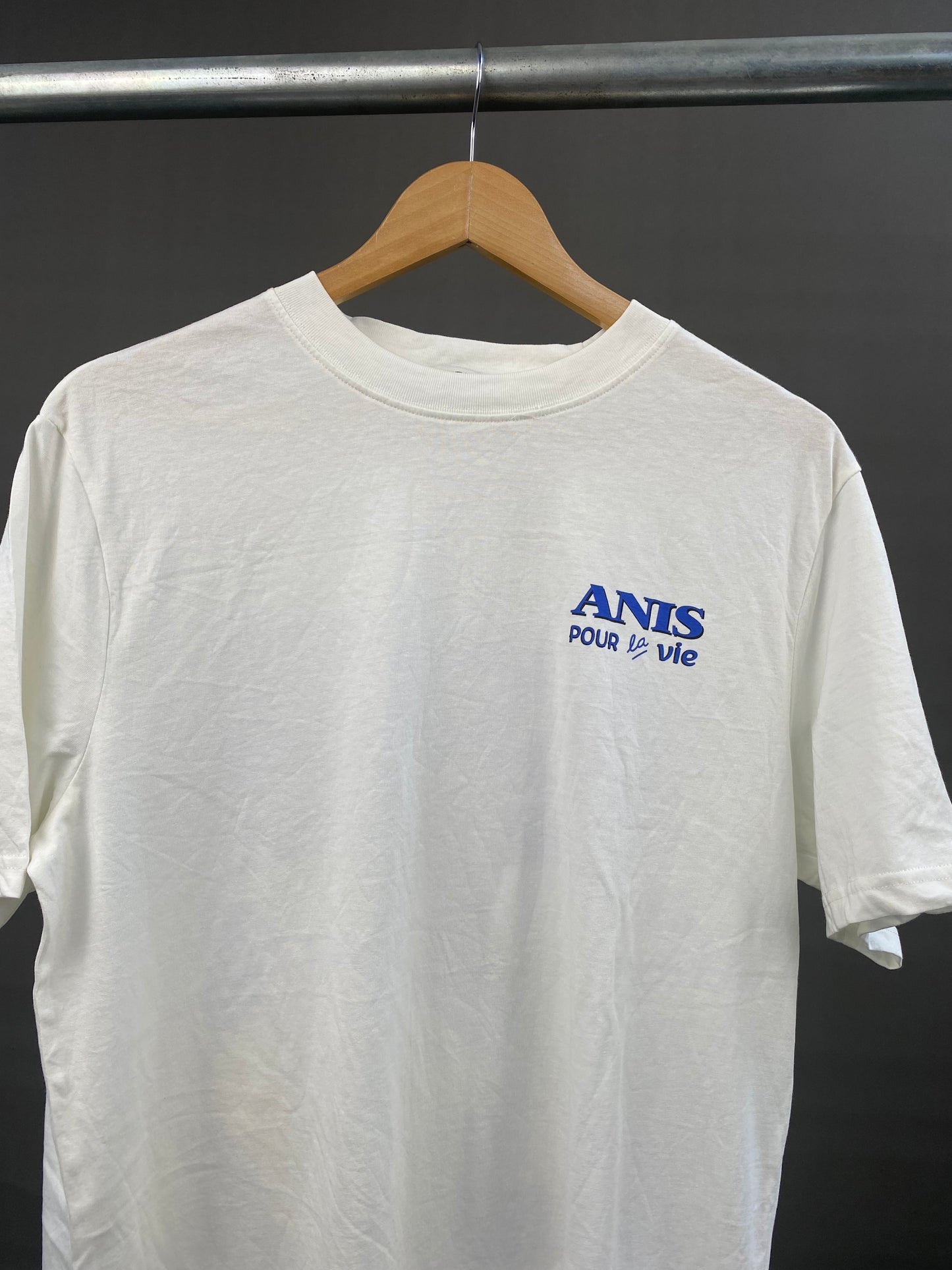 Anis pour la vie Tee in white