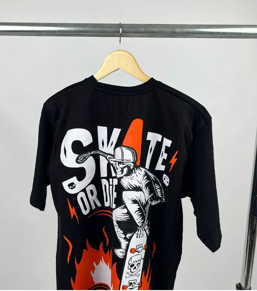 Skate or die tee in black