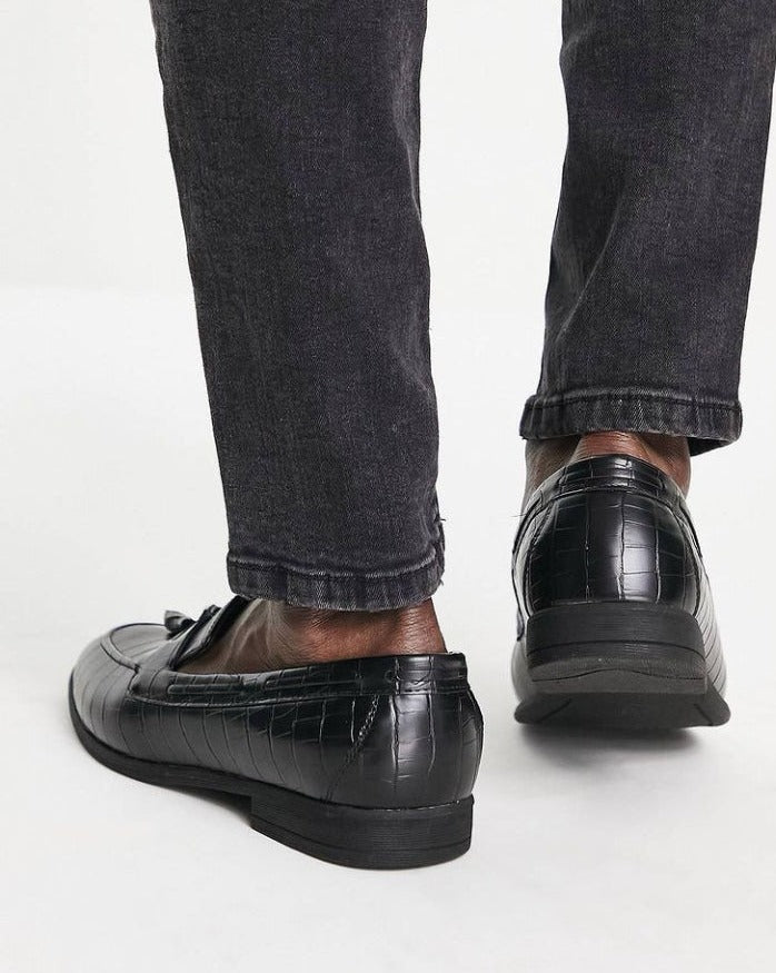 NEW LOOK FAUX LEATHER LOAFERS IN BLACK