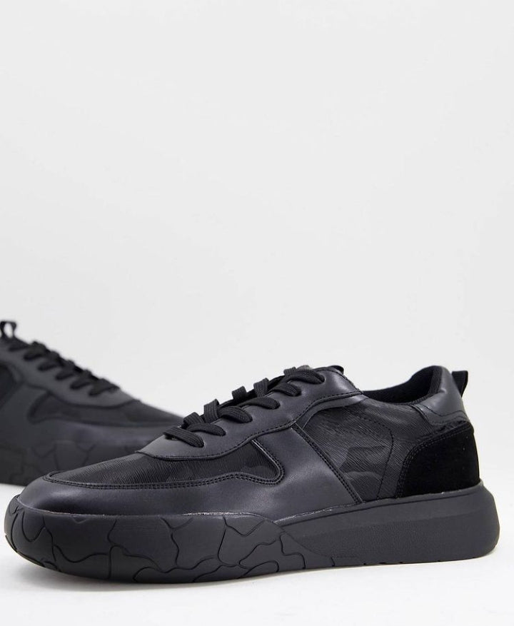 River island trainers in black
