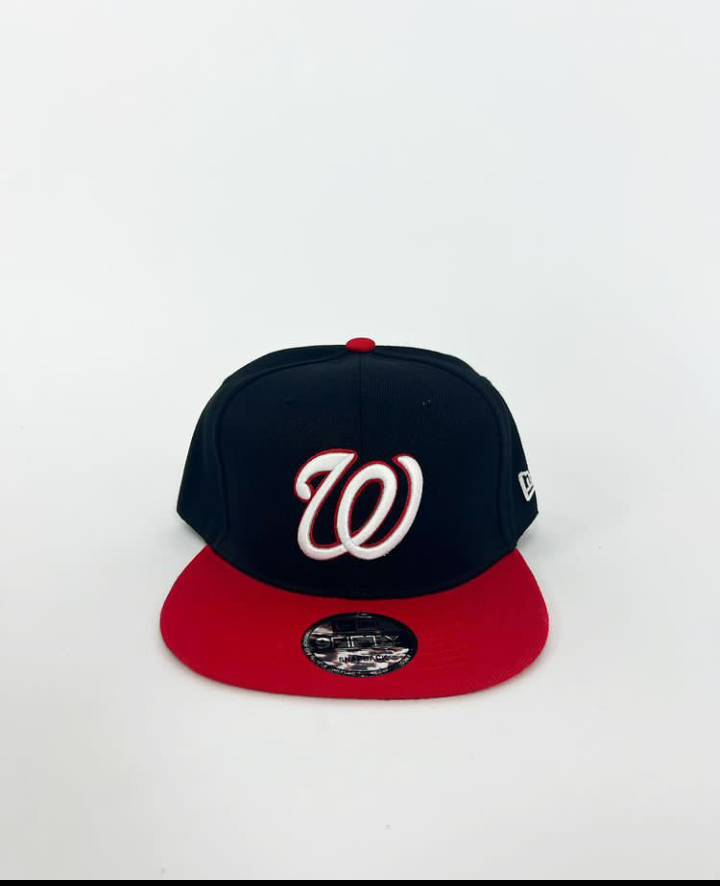 W red and black Adjustable snapback