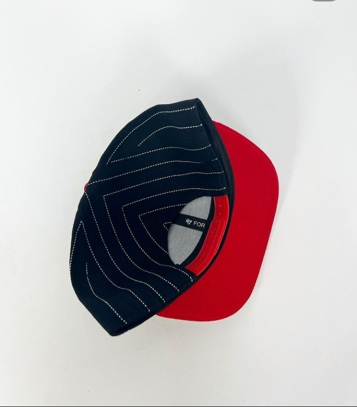 Bull snapback in stripe