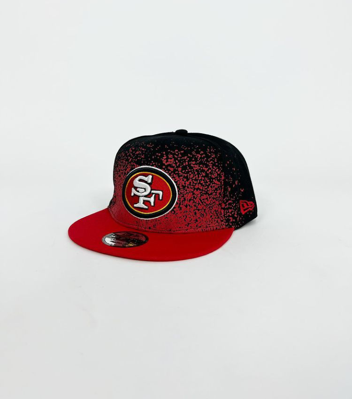 SF snapback in black with red dots