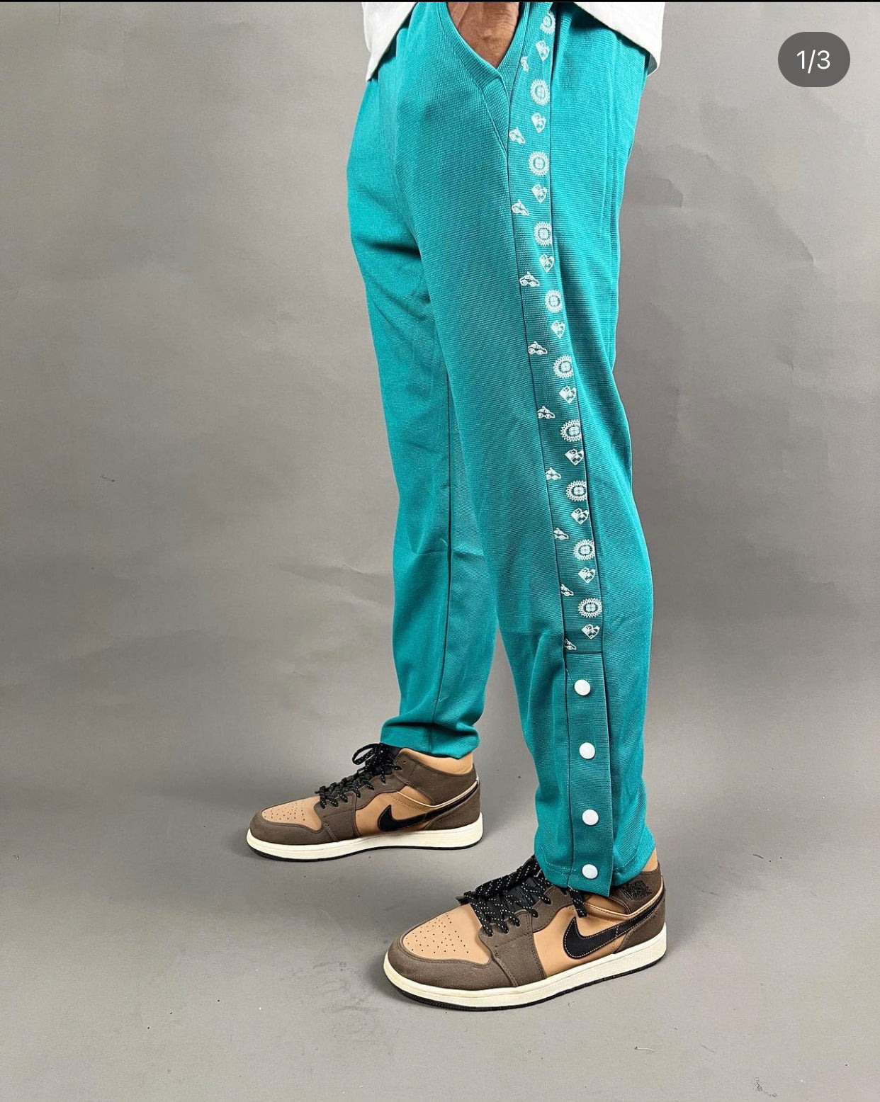 Sport track pant in green colour