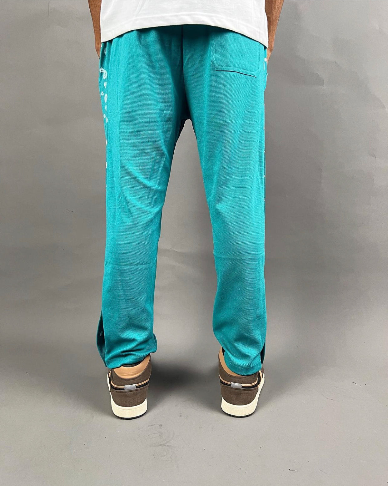 Sport track pant in green colour
